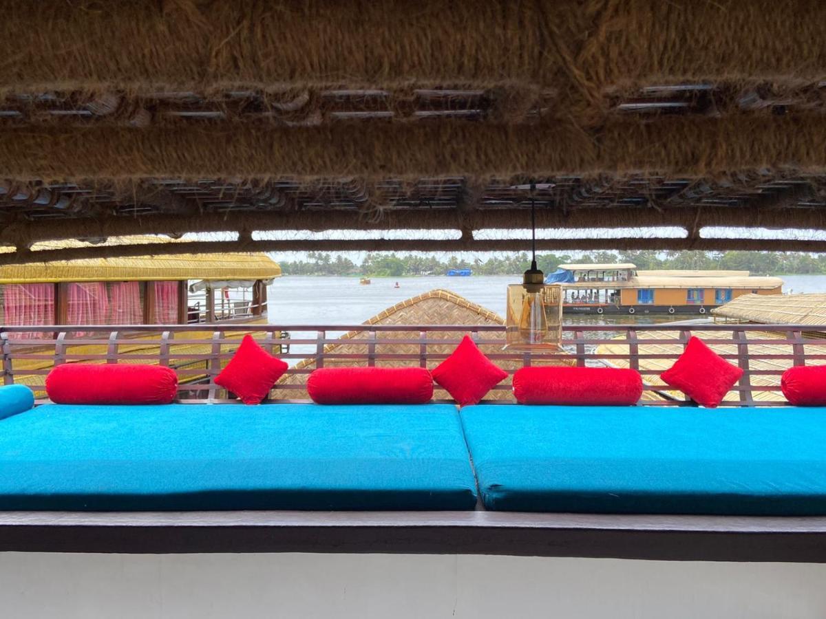 Why Not Houseboat Hotel Alappuzha Luaran gambar