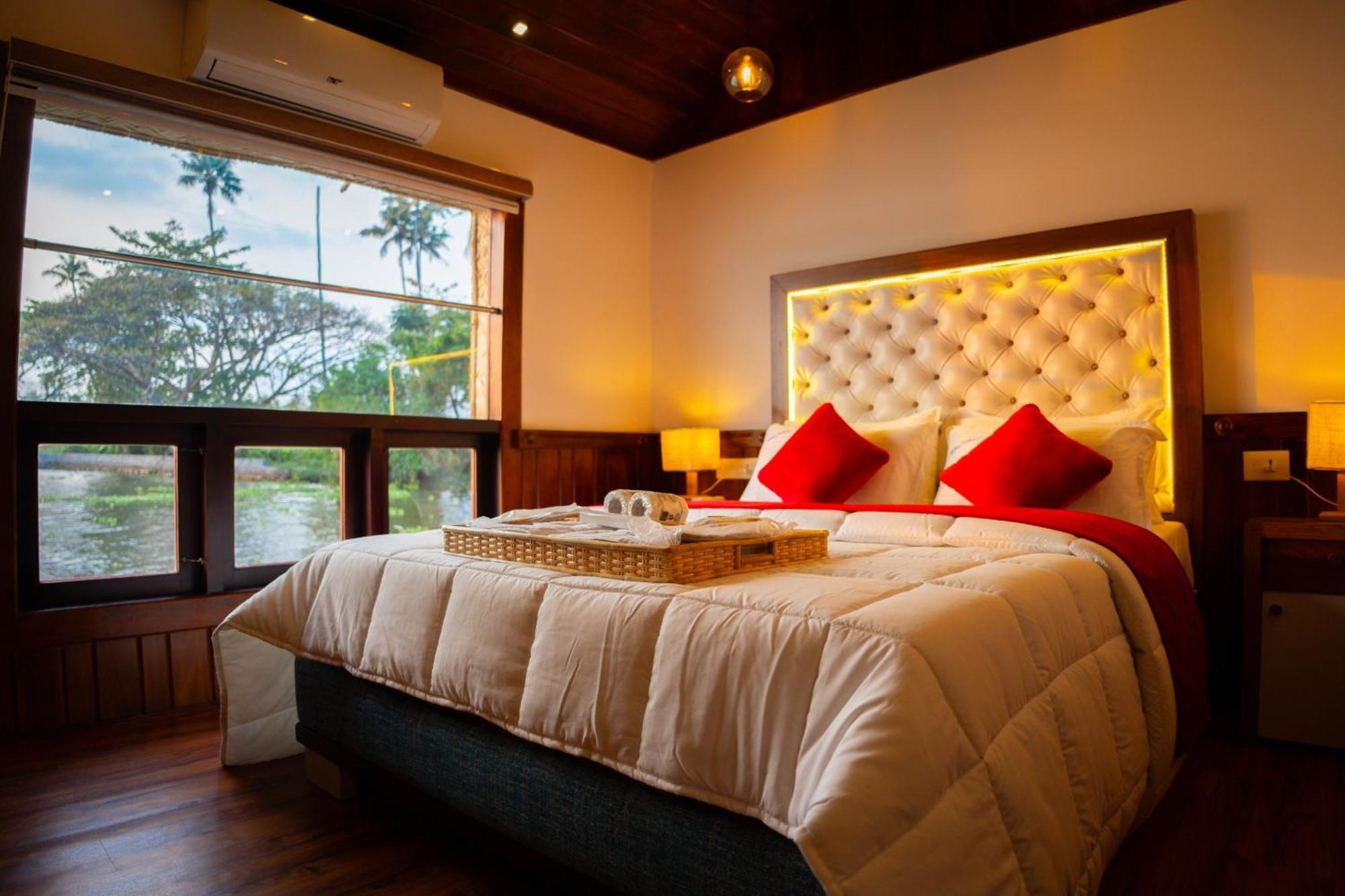 Why Not Houseboat Hotel Alappuzha Luaran gambar