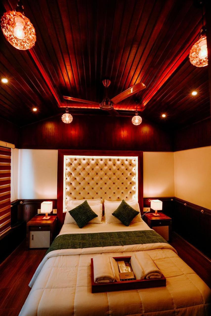 Why Not Houseboat Hotel Alappuzha Luaran gambar
