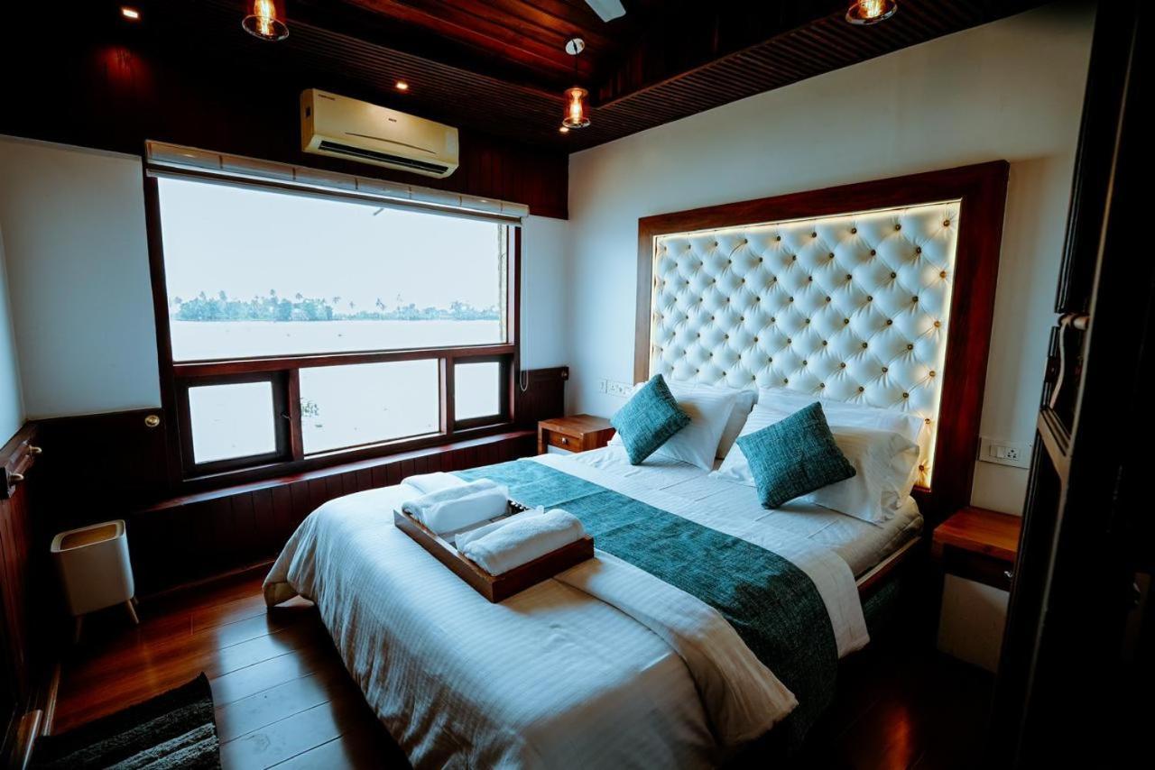 Why Not Houseboat Hotel Alappuzha Luaran gambar